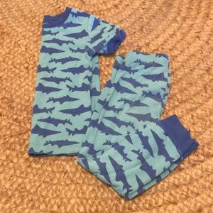 Toddler Old Navy Shark pajama set